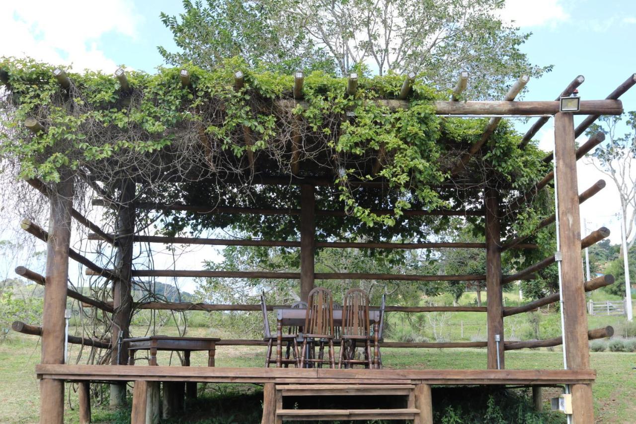 Bed and Breakfast Estalagem Sensacoes Cunha Esterno foto