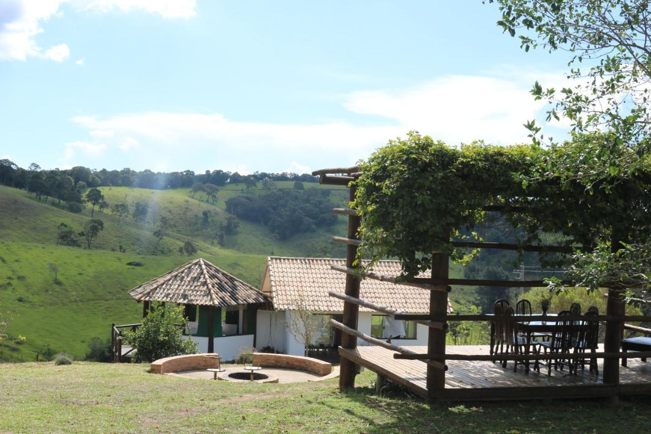 Bed and Breakfast Estalagem Sensacoes Cunha Esterno foto